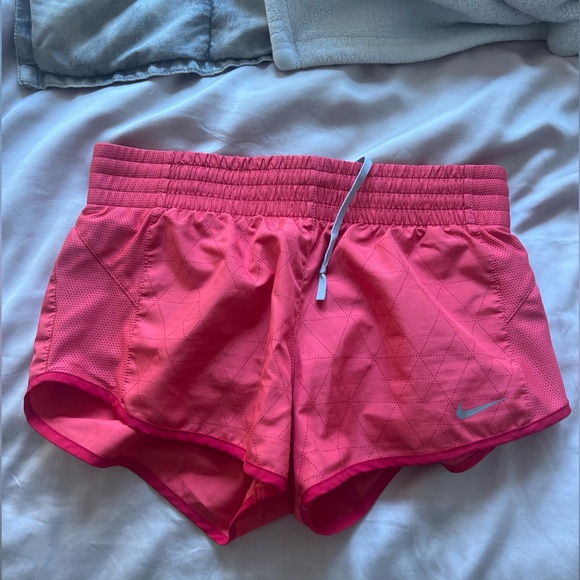 Nike Women’s Tempo Dri-FIT Mid Rise Running Shorts - Picture 1 of 4